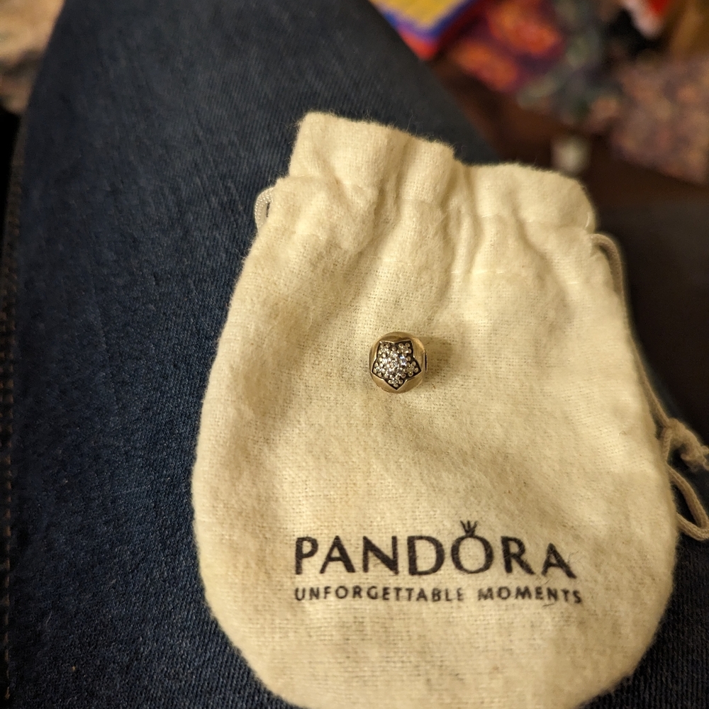 Pandora charm clip star with cubic zirconia